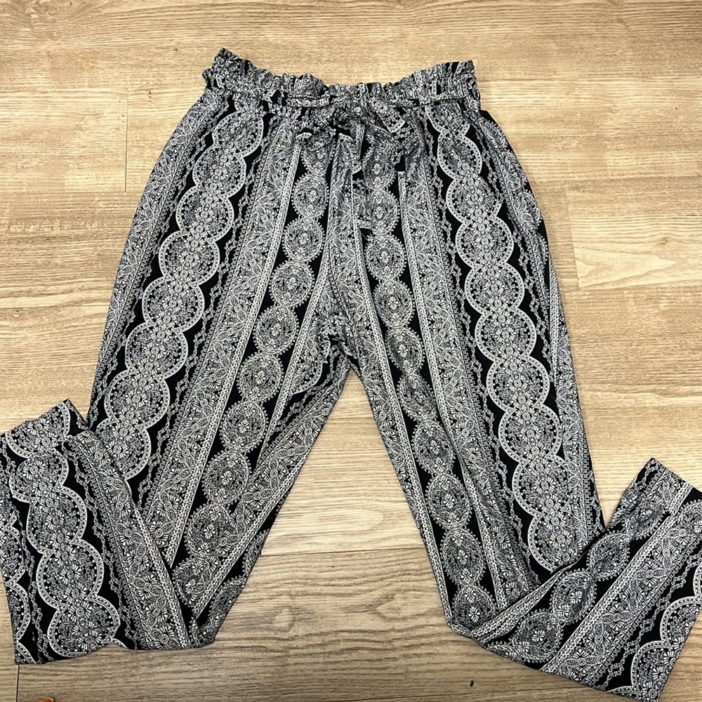 Womens size L black and white dressy boho joggers